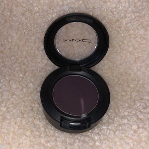 MAC COSMETICS- single eyeshadow in shade “intoxicate veluxe”